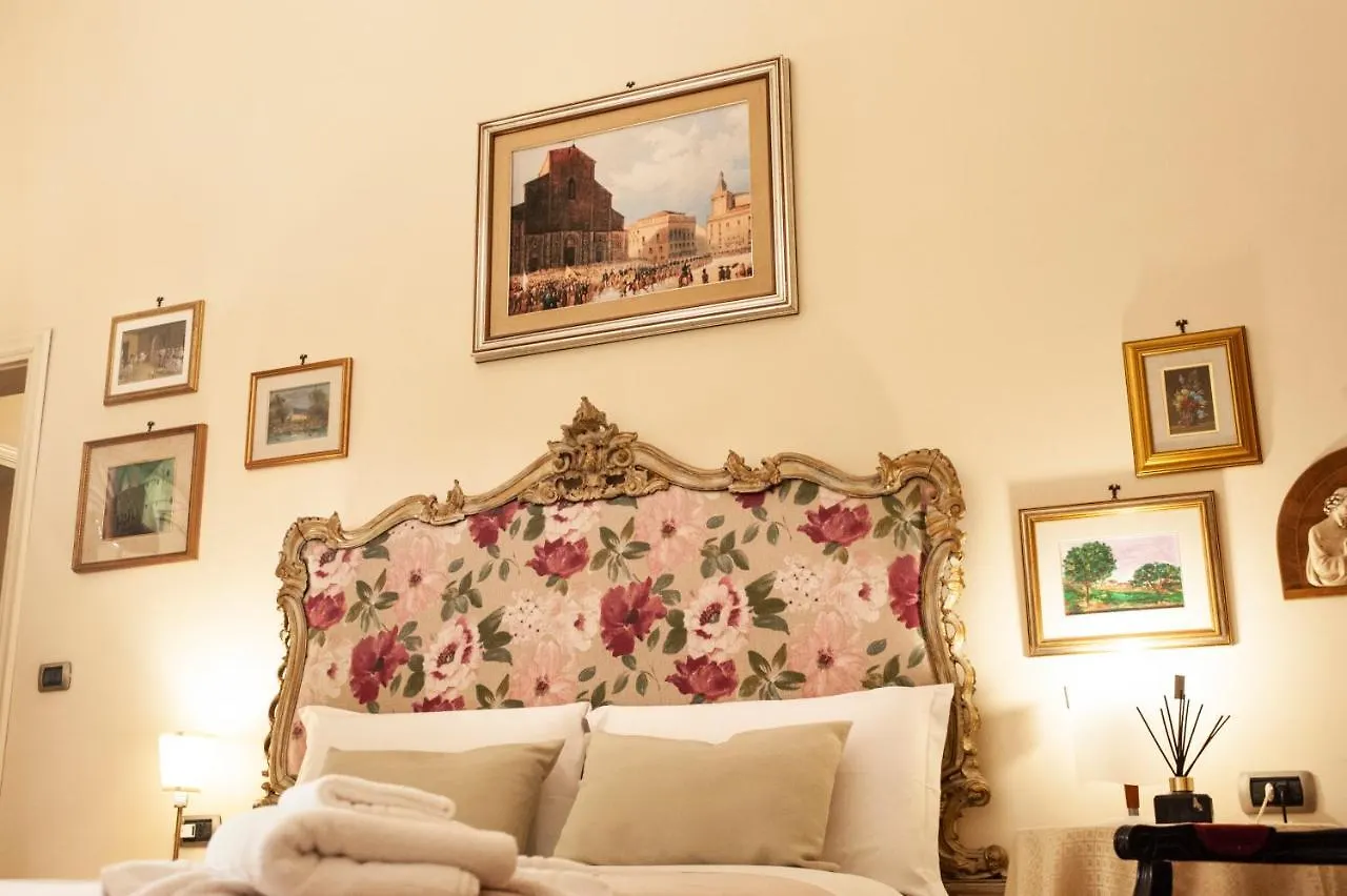 Bed & Breakfast Gran Suite Piazza Maggiore - T&T Communications Bologna Italy