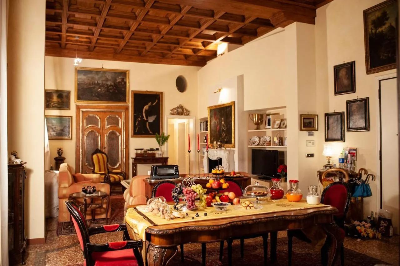 Gran Suite Piazza Maggiore - T&T Communications Bologna Italy
